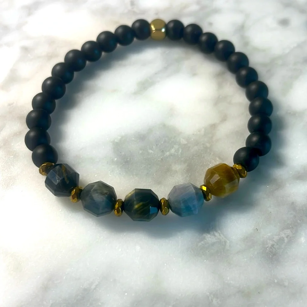 Black onyx & tigers eye bracelet size 7”